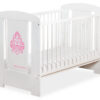 Drewniane białe łóżeczko dla niemowląt 120x60cm Glamour biało-różowe