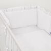 Uniwersalny ochraniacz z falbanką do łóżeczka niemowlęcego – biały