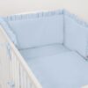 Uniwersalny ochraniacz z falbanką do łóżeczka niemowlęcego – niebieski