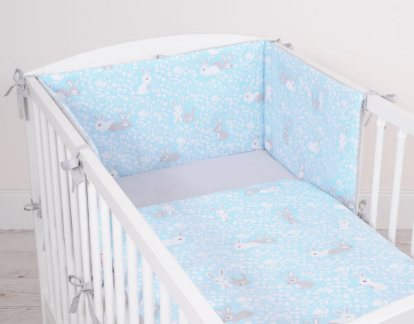 Uniwersalny dwustronny ochraniacz do łóżeczka – króliczki niebieskie
