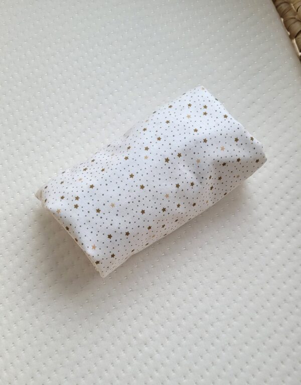 Prześcieradło bawełniane do kosza Mojżesza Boho wózka gondoli 75×35 cm – Mini gwiazdki złote