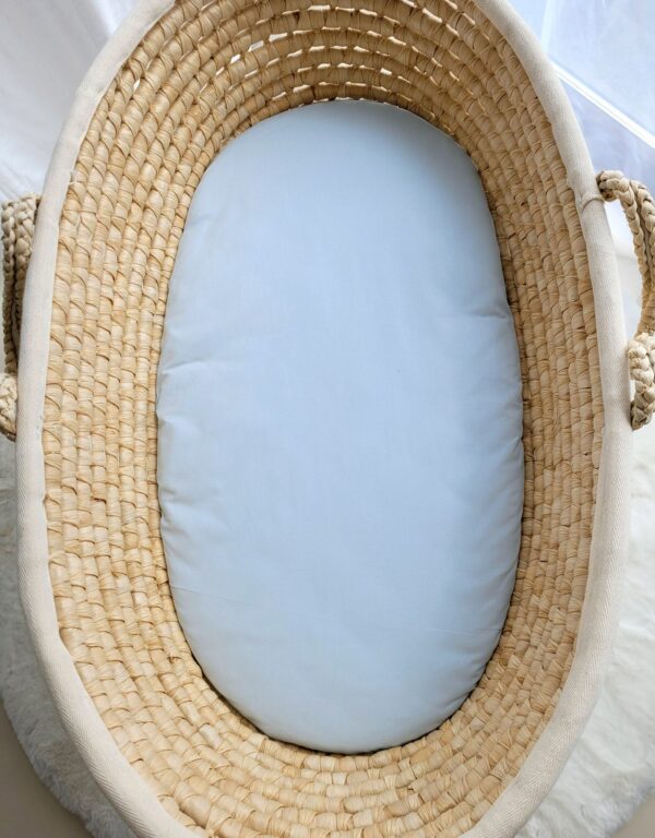 Prześcieradło bawełniane do kosza Mojżesza Boho wózka gondoli 75×35 cm – niebieskie