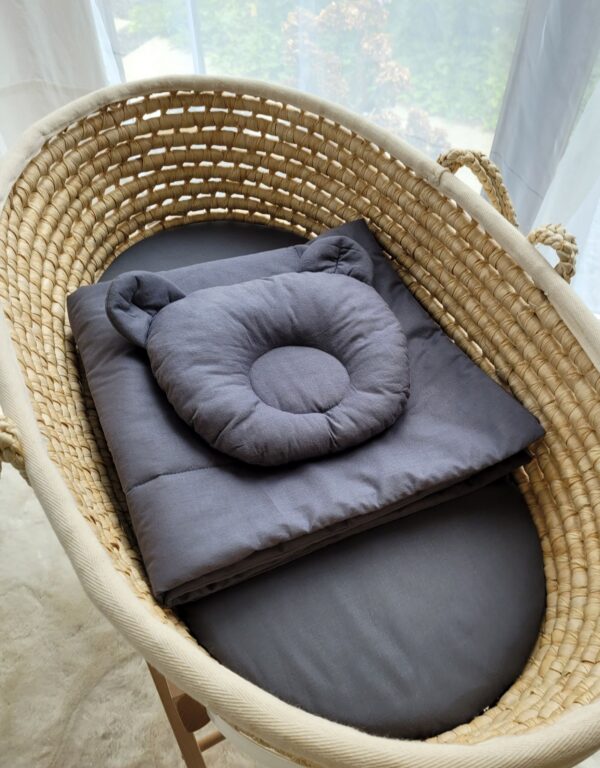 Pościel dla niemowląt z wypełnieniem kołderka i poduszka profilowana Miś – zestaw 2cz. – antracyt