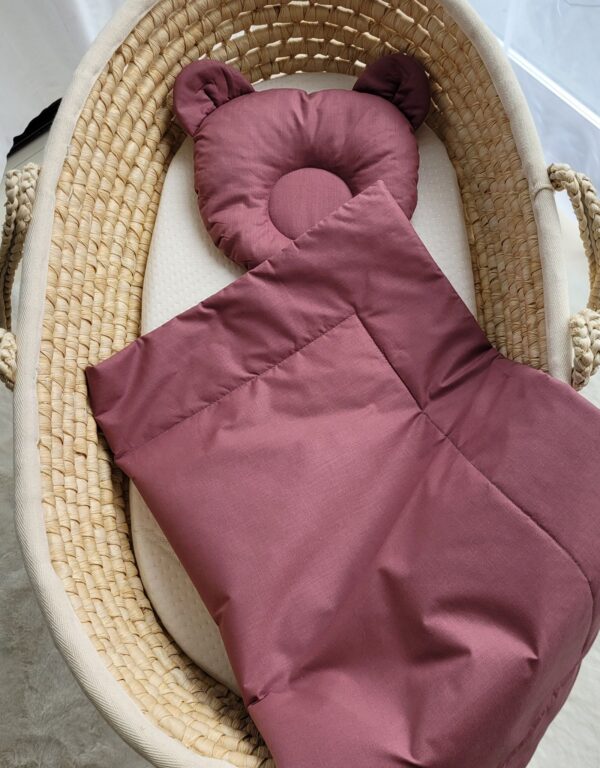 Pościel dla niemowląt z wypełnieniem kołderka i poduszka profilowana Miś – zestaw 2cz. – róż retro