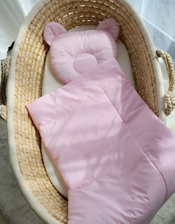 Pościel dla niemowląt z wypełnieniem kołderka i poduszka profilowana Miś – zestaw 2cz. – różowy