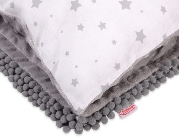 Komplet: Dwustronny kocyk   poduszka (minky)- mini gwiazdki szare na białym tle