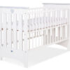 Drewniane łóżeczko dla niemowląt 120x60cm Lorenzo III biało-szare, z osłonkami gryzakami