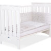 Drewniane łóżeczko dla niemowląt 120x60cm Lorenzo III białe, z osłonkami gryzakami