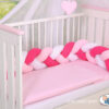 Ochraniacz warkocz pleciony do łóżeczka –   biały-różowy-ciemnoróżowy