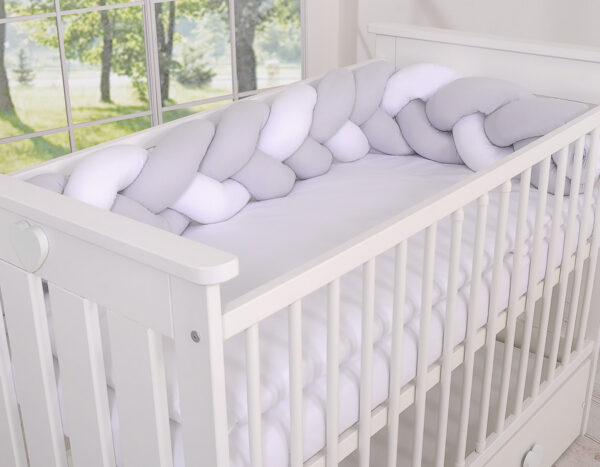 Ochraniacz warkocz pleciony do łóżeczka – biało szary