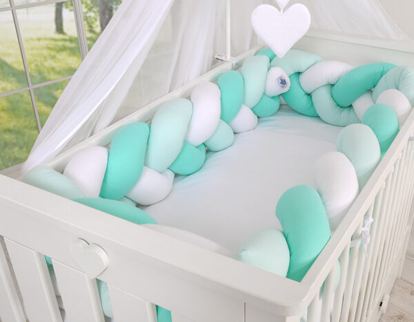 Ochraniacz warkocz pleciony do łóżeczka XXL – biało-miętowy