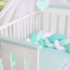 Ochraniacz warkocz pleciony do łóżeczka – biało-miętowy