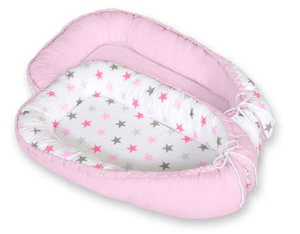 Kokon niemowlęcy dwustronny kojec otulacz Premium BOBONO- Gwiazdy szaro-różowe/szary