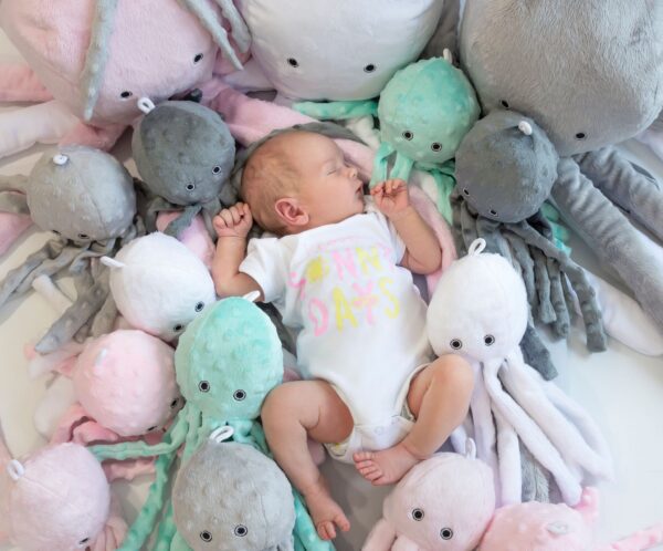 Przytulanka dla dzieci Ośmiornica z grzechotką- miętowa