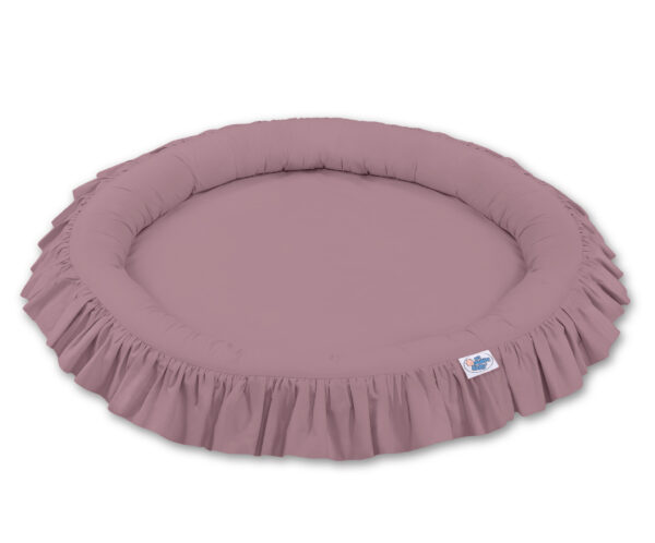 Gniazdko z falbanką – róż retro