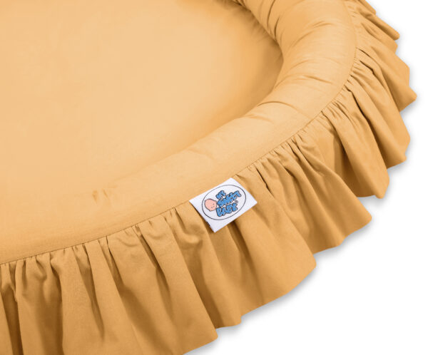 Gniazdko z falbanką – musztardowe