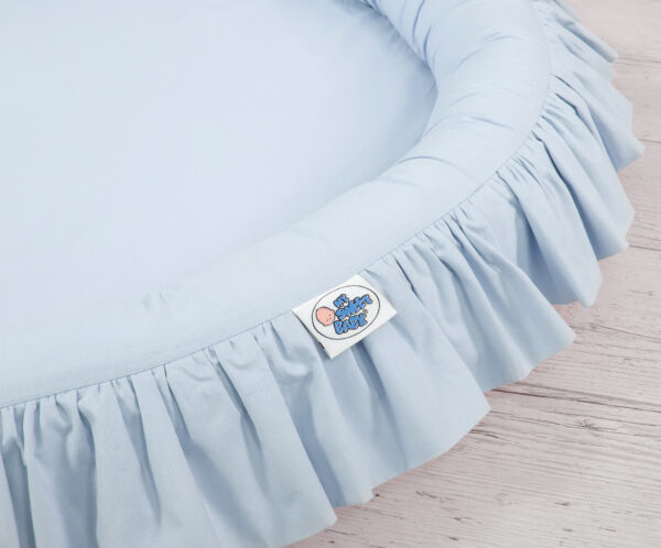 Gniazdko z falbanką – niebieskie