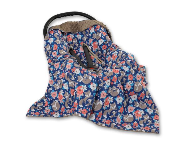 Duży otulacz dla niemowląt do fotelika nosidełka wózka dwustronny – lisia rodzinka na granacie