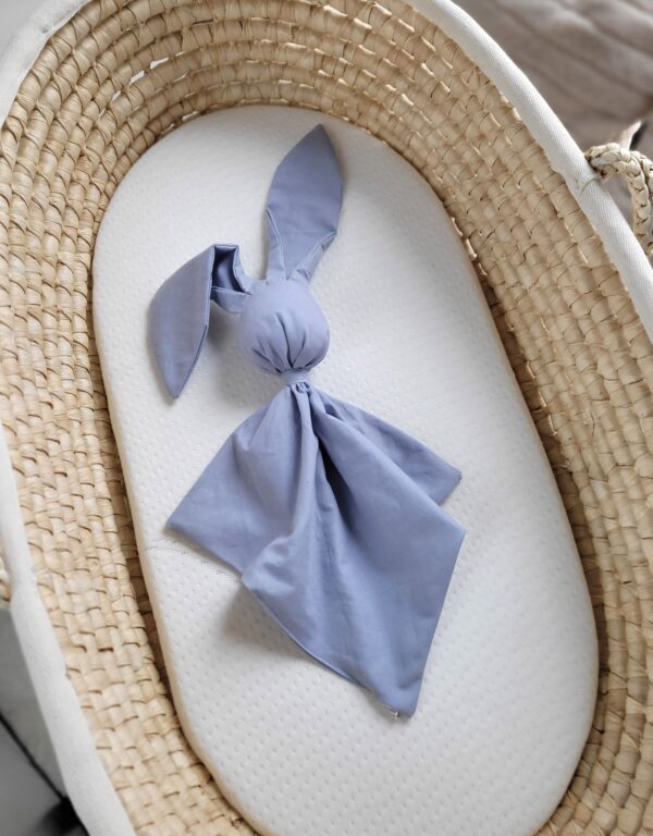 Miękka przytulanka kocyk króliczek z bawełny – Brudny niebieski