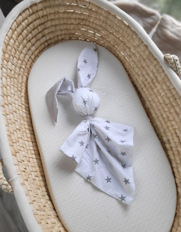 Miękka przytulanka kocyk króliczek z bawełny – Gwiazdki szare/ szary