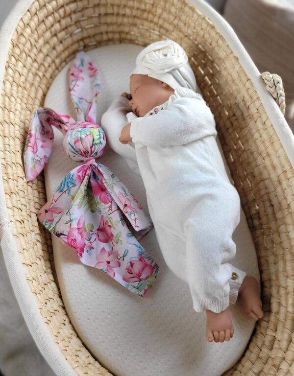 Miękka przytulanka kocyk króliczek z bawełny – Koliberki