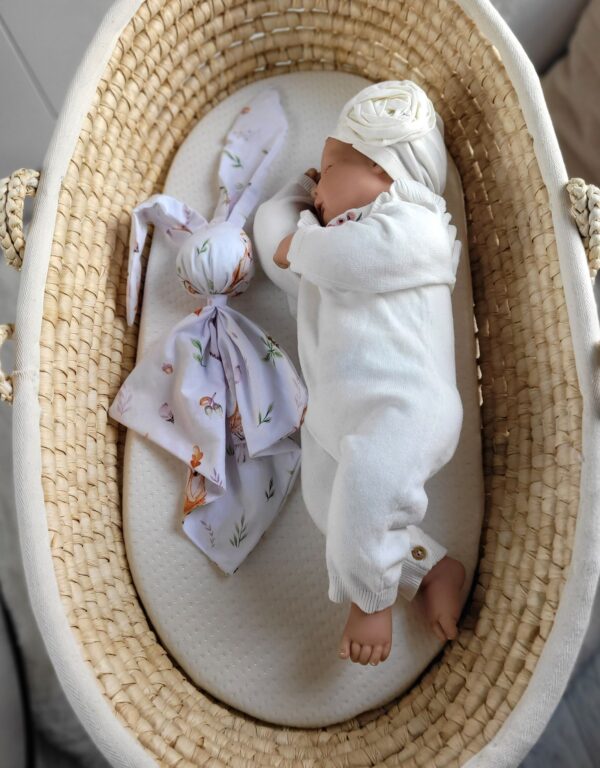 Miękka przytulanka kocyk króliczek z bawełny – Leśna delikatność