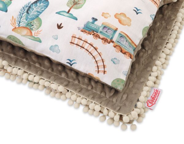 Komplet: Dwustronny kocyk bawełna z minky i poduszka – Pociąg turkusowy